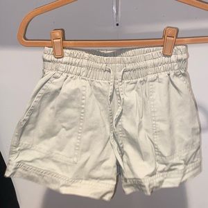 Small beige short